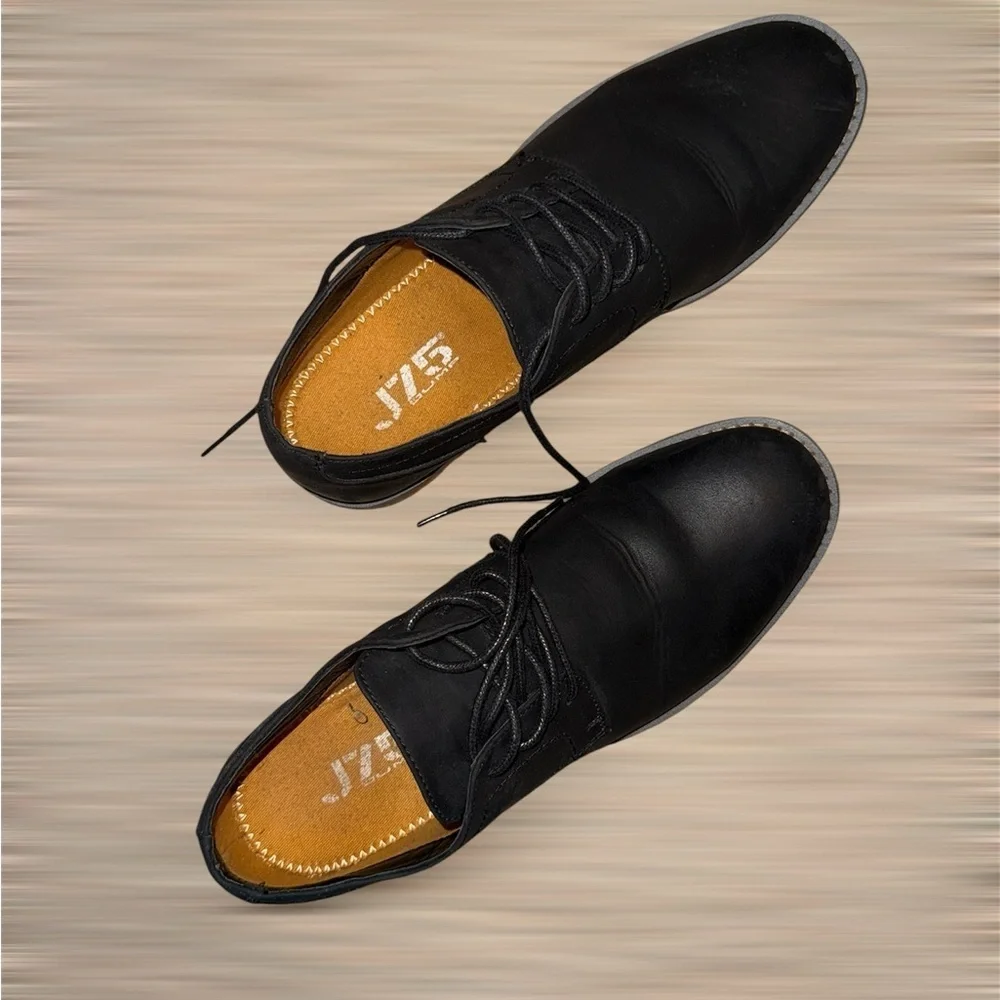 Sleek Black Chukka Boots for Men